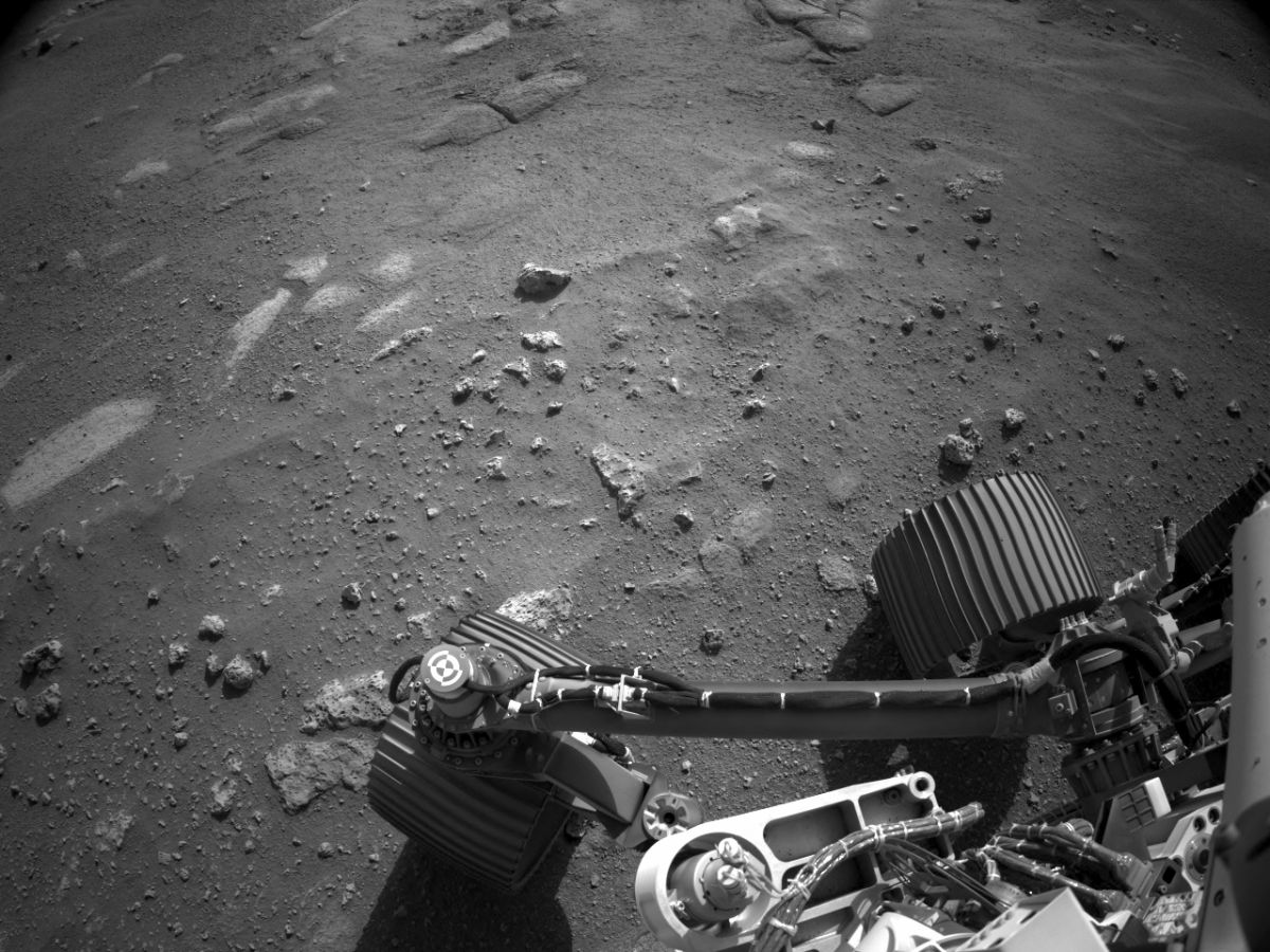 Listen to the Mars wind blow in these 1st sounds from the Perseverance rover