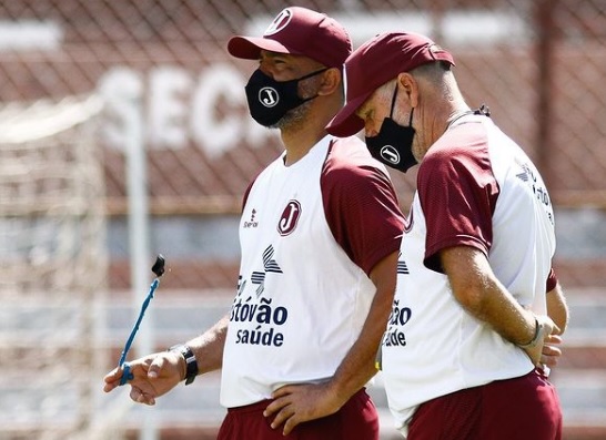 Futebol Raiz: auxiliar técnico, Denys Facincani trabalha pela volta do Juventus à elite em SP - Rádio BandNews FM