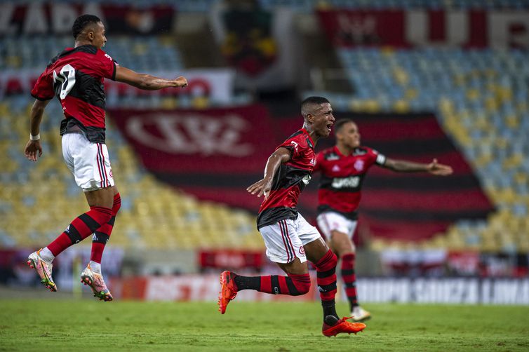 Estadual: com time alternativo, Flamengo supera Nova Iguaçu