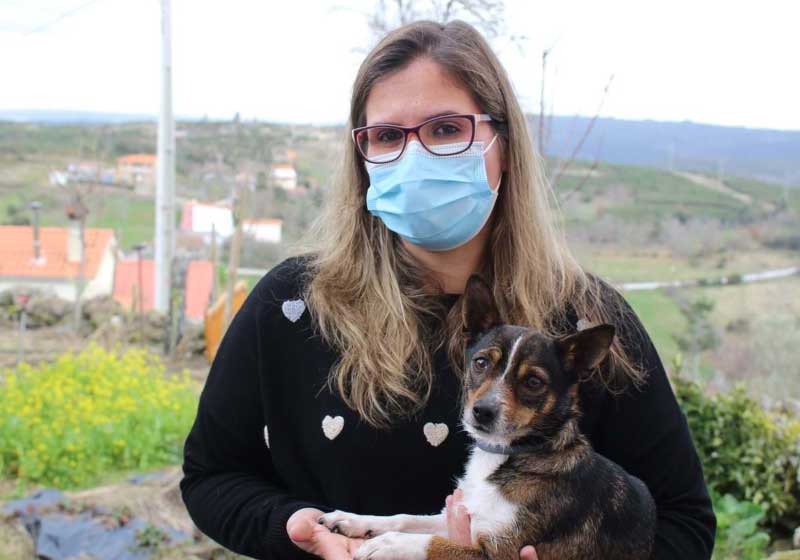 Cadela salva família inteira de morrer intoxicada por vazamento de gás - Só Notícia Boa