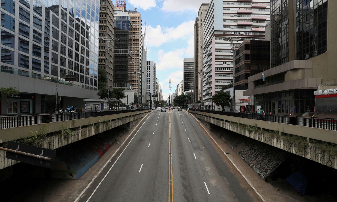 São Paulo pode aumentar restrições após aumento no número de casos de Covid-19 e recorde de mortos - Rádio BandNews FM