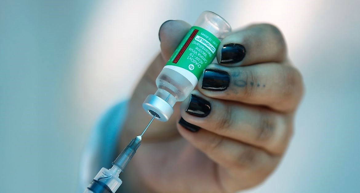 Vacinas fornecidas pelo consórcio Covax desembarcam em Guarulhos