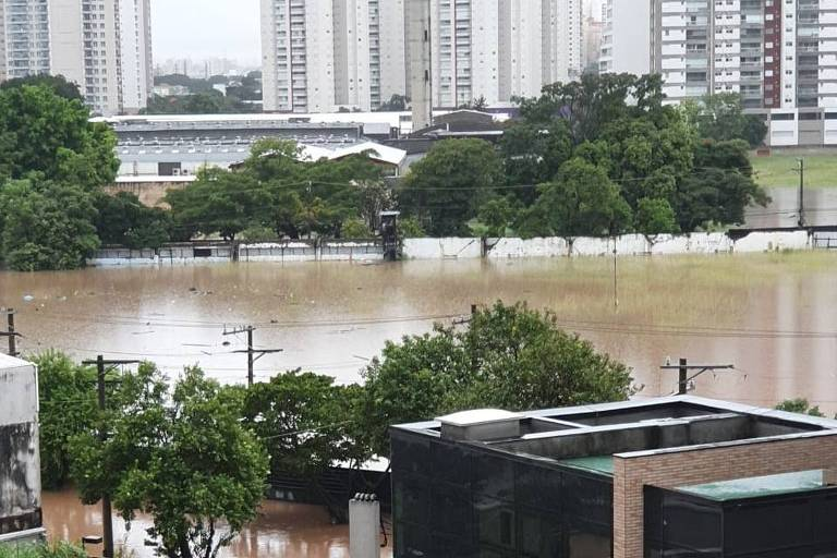 São Paulo tem 2º maior volume de chuva em 24 h em fevereiro dos últimos 77 anos