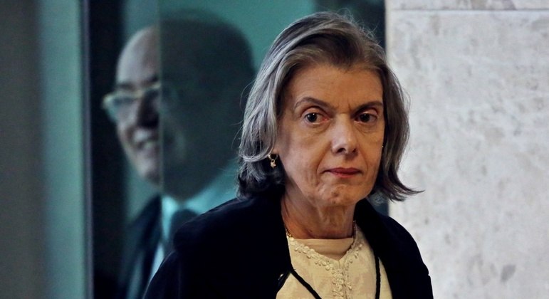 A conversão de Cármen Lúcia