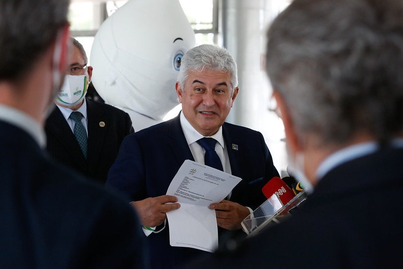 Marcos Pontes anuncia vacina do governo federal, pedido à Anvisa foi feito antes de anúncio de Doria