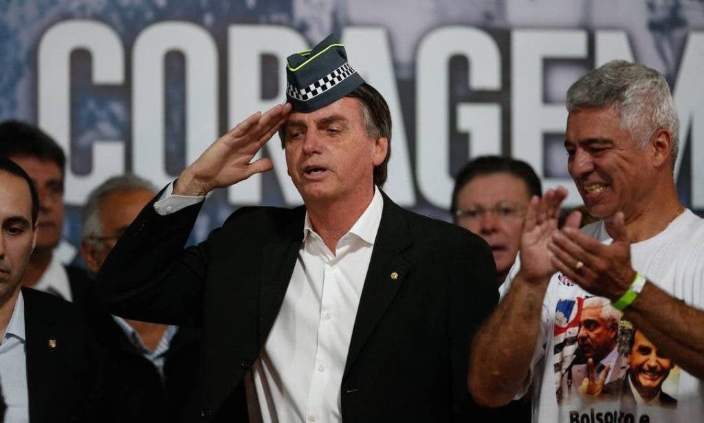 Bolsonaro chama a polícia para sua aventura. Por Fernando Brito