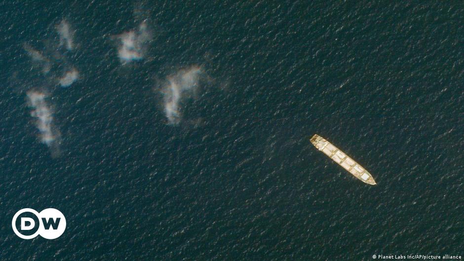 Iran ship attacked in Red Sea, says Tehran | DW | 07.04.2021