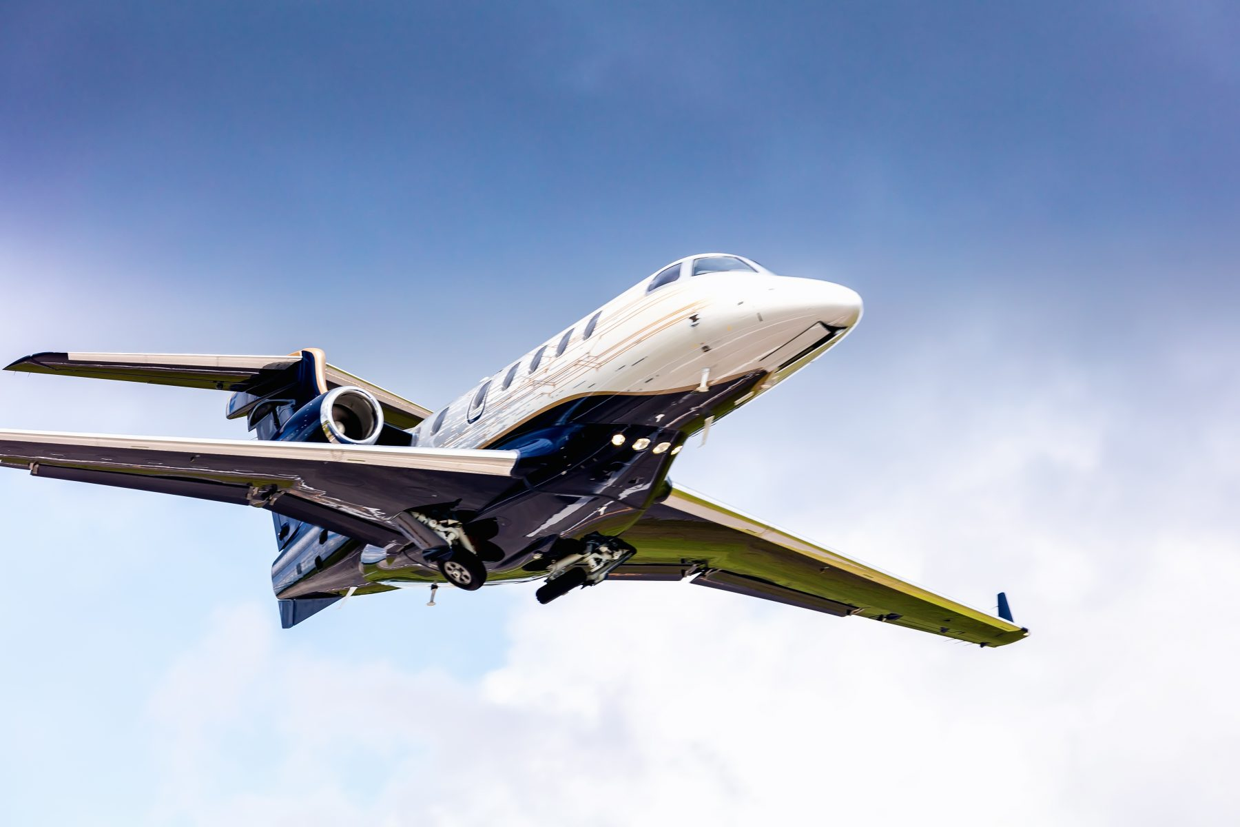 Phenom 300 da Embraer é o jato executivo leve mais entregue do mundo pelo oitavo ano consecutivo | Aeroflap