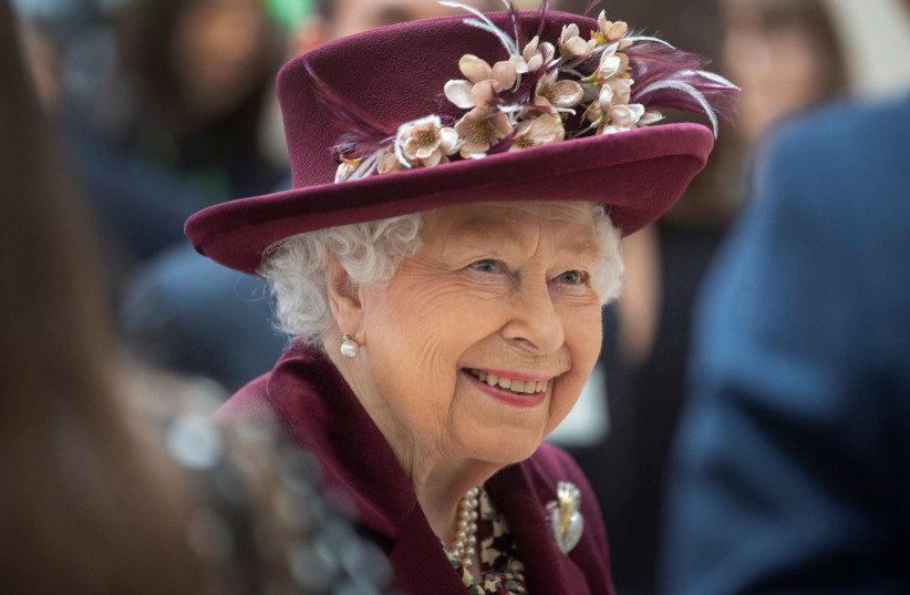 Queen changes Twitter profile photo to one without Prince Philip