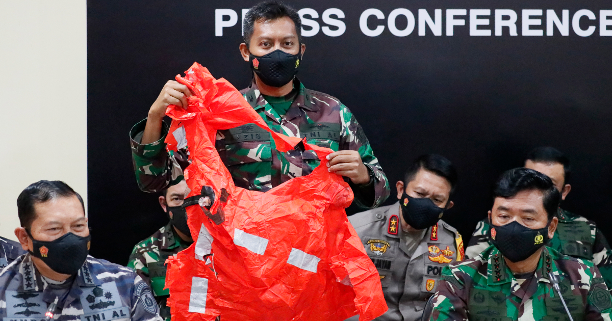 Indonesia authorities say 53 submarine crew members dead