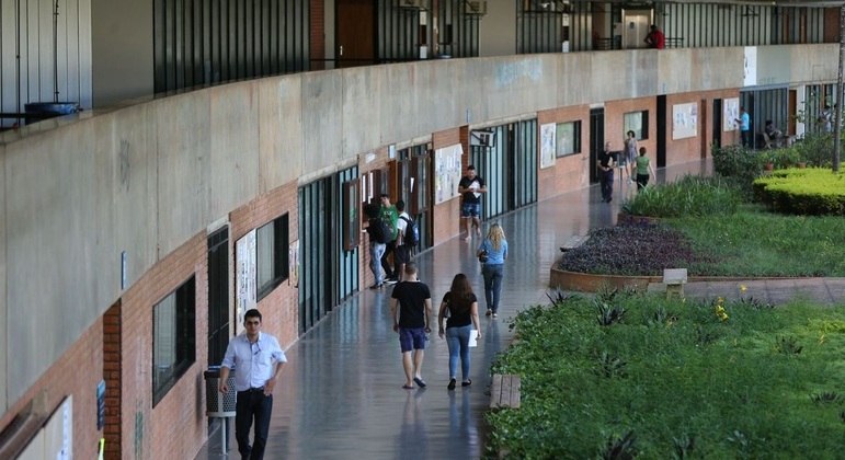 Governo libera R$ 2,6 bi para as universidades federais - Terra Brasil Notícias