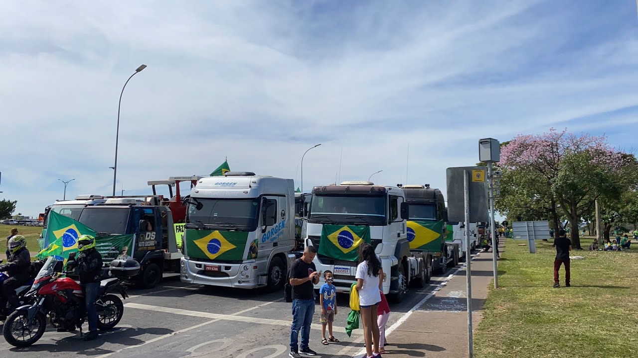 População volta às ruas de Brasília pela liberdade e voto impresso