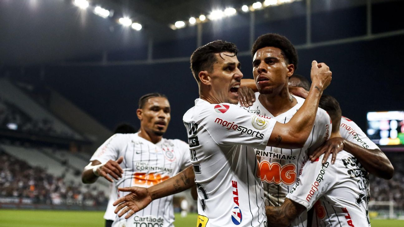 Corinthians domina o Avaí, consegue ótima vitória em casa e fica mais perto da Libertadores