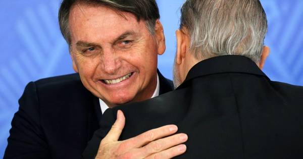 Bolsonaro acusa DiCaprio de financiar queimadas na Amazônia