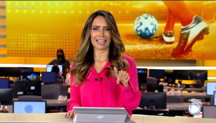 Com substituta de Carla Cecato, Record toca o terror e faz programa da Globo passar vergonha | N1 Entretenimento