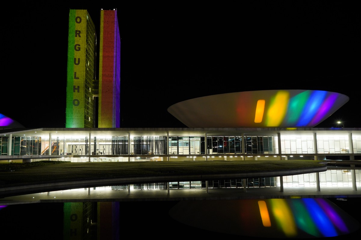 Orgulho LGBTQIA+: Congresso Nacional ganha cores do arco-íris