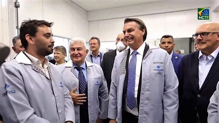 Bolsonaro participa da 1ª Feira Brasileira do Grafeno