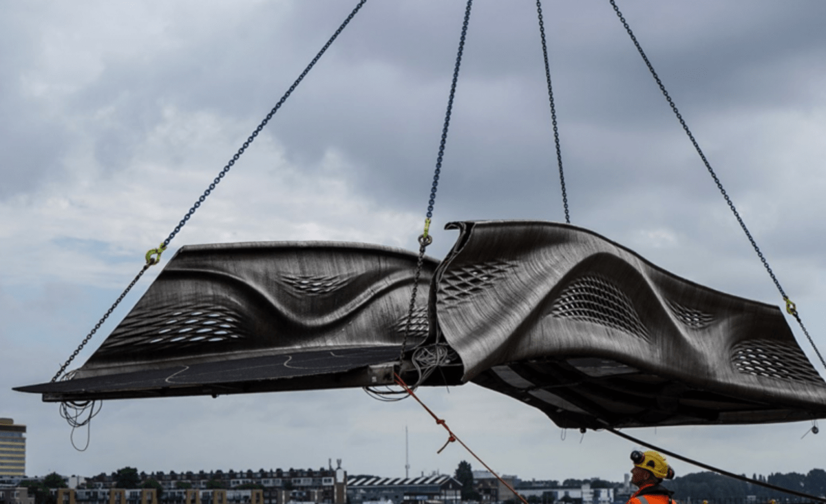 Dutch Startup 3D Prints Bridge With 10,000 Pounds of Stainless Steel