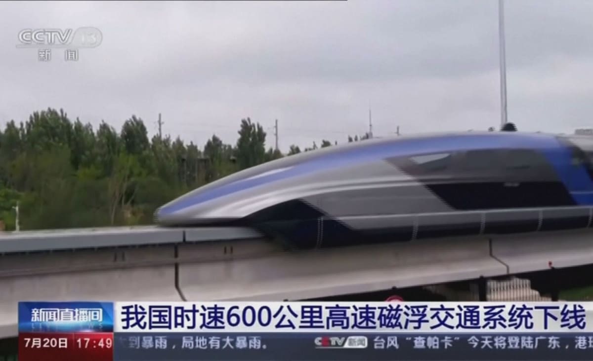 China apresenta trem considerado o veículo mais rápido do mundo 