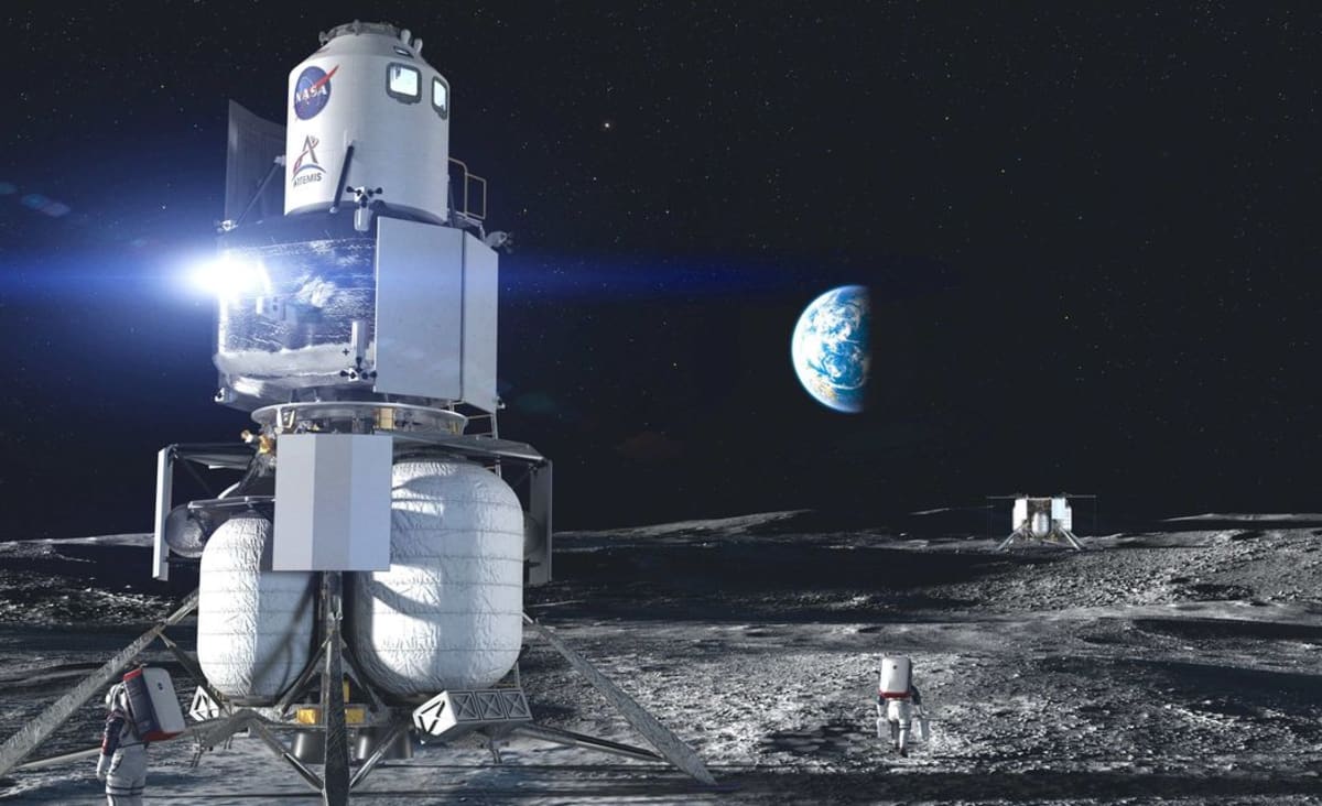 Jeff Bezos, Fresh From Space, Offers to Waive $2 Billion for NASA Moon Contract 