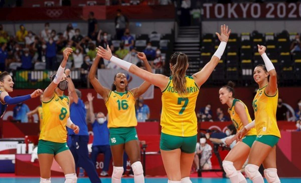 Brasil vira contra russas e está na semi do vôlei feminino em Tóquio