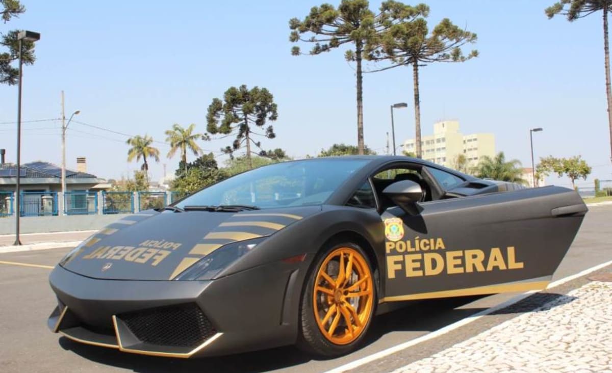 Conheça o veículo esportivo de luxo utilizado pela Polícia Federal | CNN Brasil