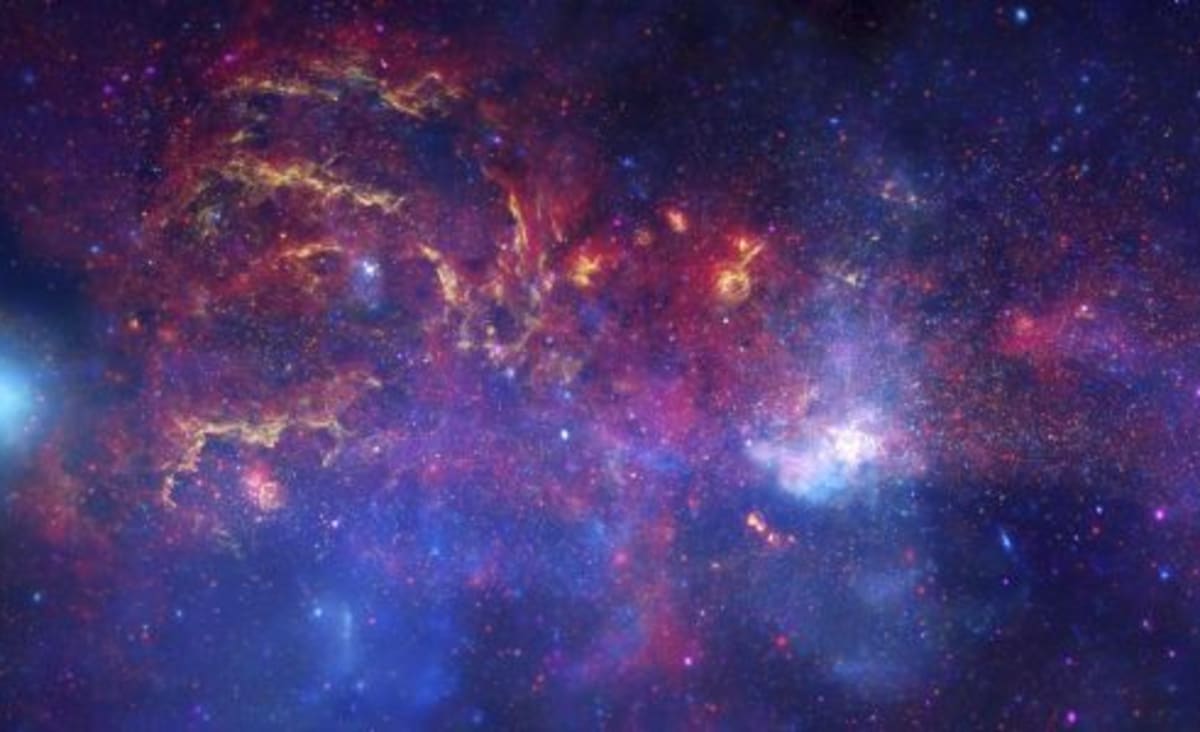 Strange, repeating radio signal near the center of the Milky Way has scientists stumped