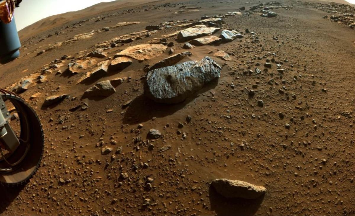 Amostras de rochas coletadas em Marte podem conter bolhas de água antigas | CNN Brasil