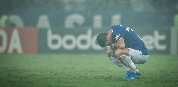 Diretoria do Cruzeiro afasta Thiago Neves após ida à festa no fim de semana