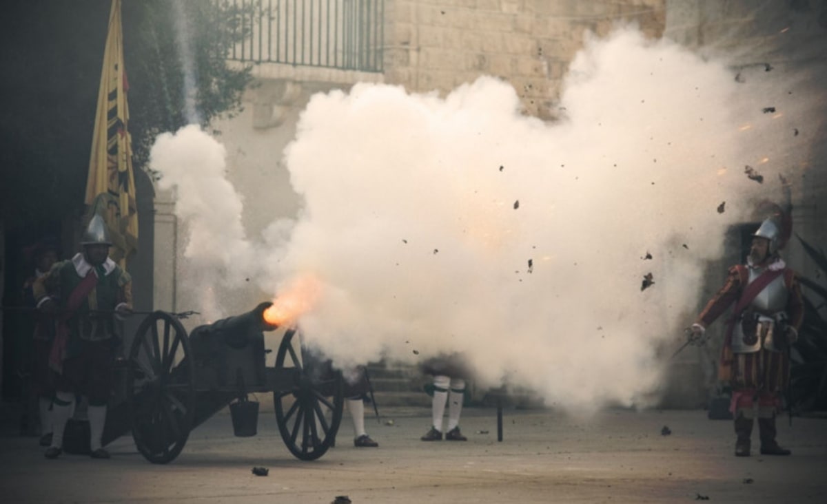 A Team of Researchers Have Been Blowing up Medieval Gunpowder