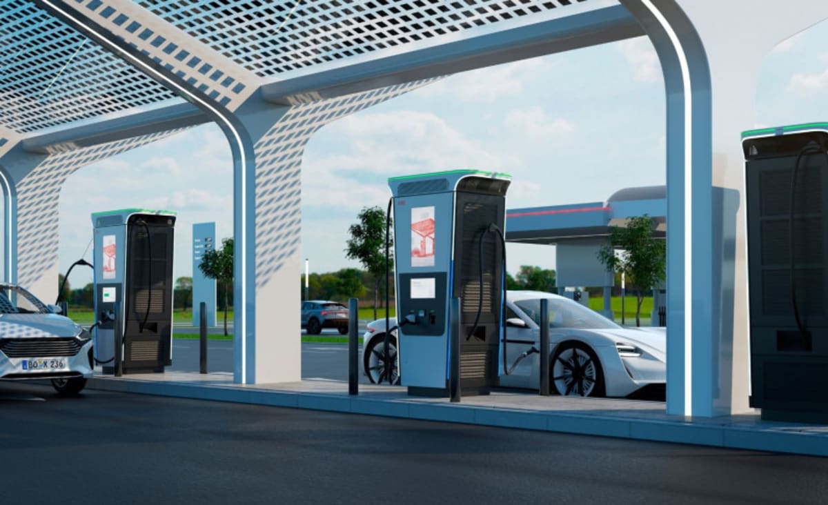 World's Fastest EV Charger Is in the Works: A Full Battery in Less Than 15 Mins