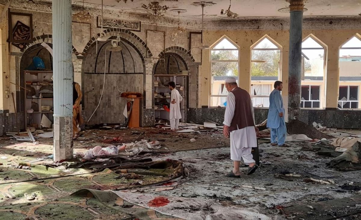 Explosion at mosque in Afghanistan kills and wounds at least 100