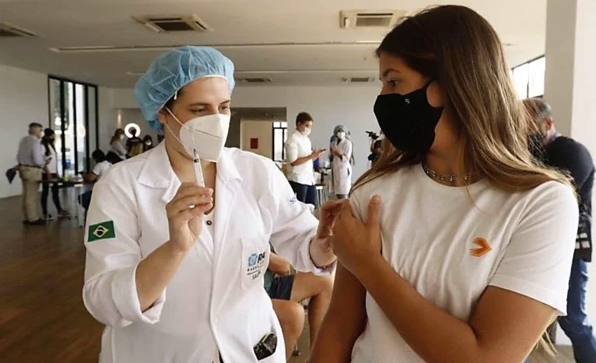 Covid-19: Brasil supera EUA em proporção de vacinados com a 1ª dose
