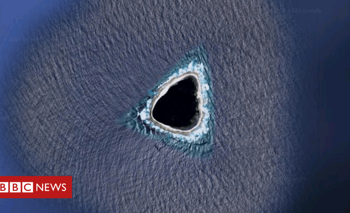 A ilha desabitada no Pacífico confundida com um 'buraco negro' oceânico - BBC News Brasil