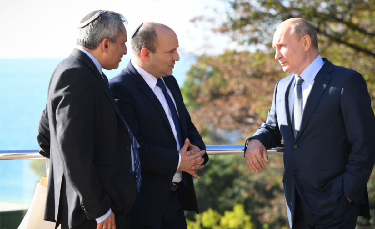 Bennett, Putin discuss Iran, airstrikes in Syria in five-hour meeting