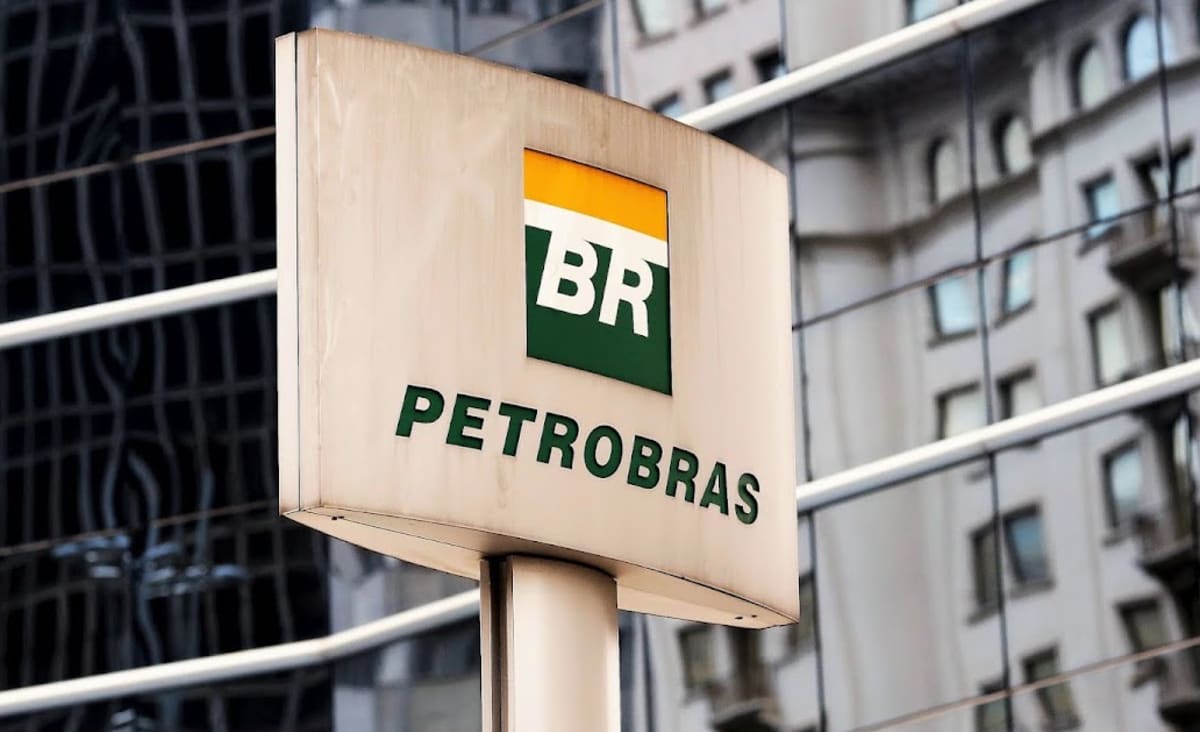 ‘O ideal é partirmos para privatizar a Petrobras’, afirma Bolsonaro