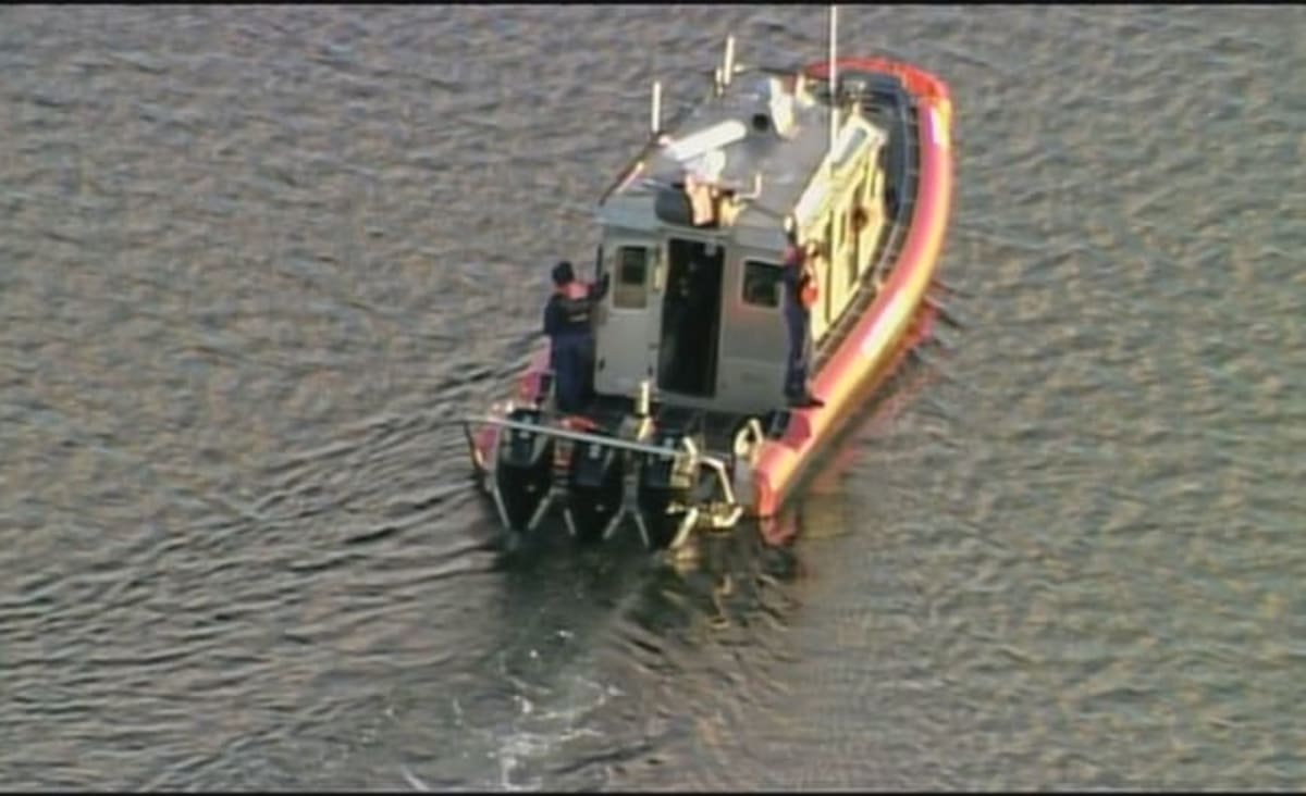 Authorities search for missing boater near Julia Tuttle Causeway