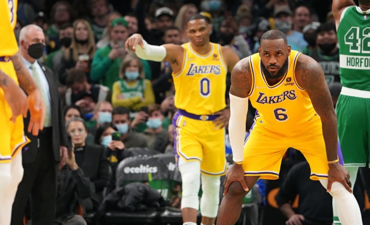 LeBron: 'Sense of urgency' needed for 8-9 Lakers
