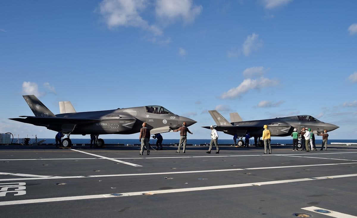 Italy air force F-35B makes first time landing on Italian carrier