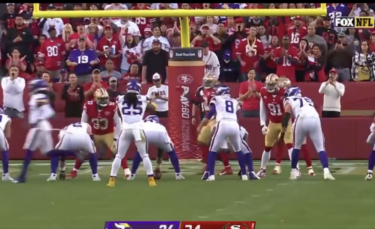 Kirk Cousins lined up under the right guard, who does not snap the ball