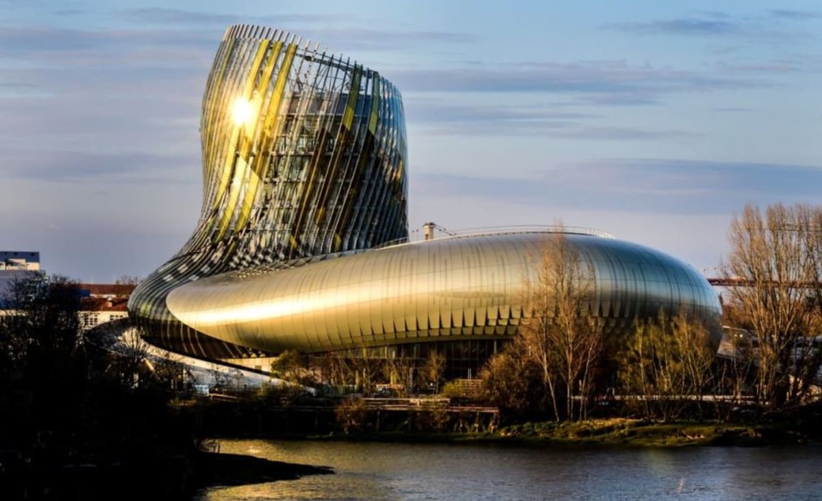 Conheça o La Cité du Vin, meca do vinho em Bordeaux, na França | CNN Viagem & Gastronomia