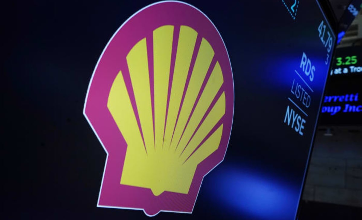 Shell walks 'tightrope' of demands amid climate pressures