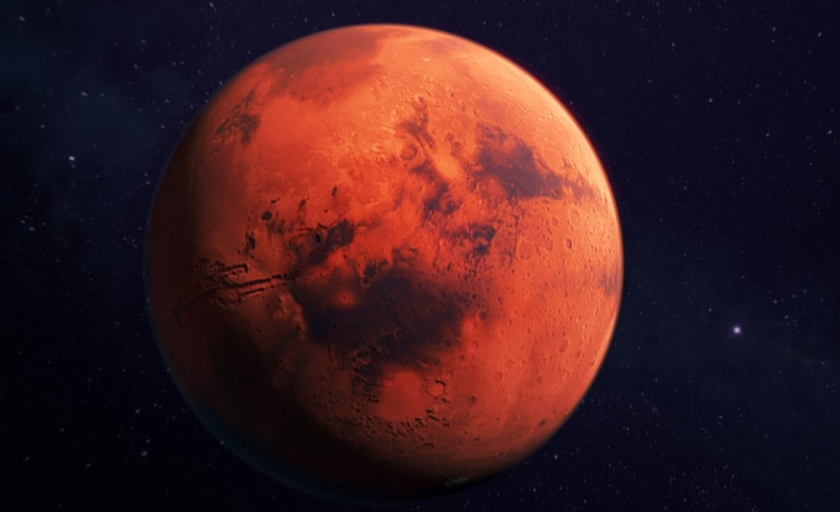Água "em quantidades significativas" é encontrada no solo de Marte