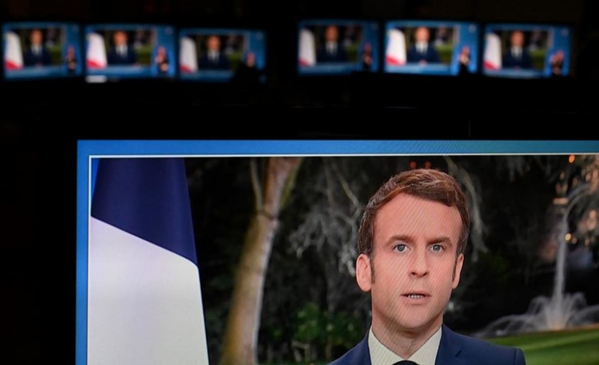 Macron "irrita" oposição ao falar sobre não-vacinados contra covid-19