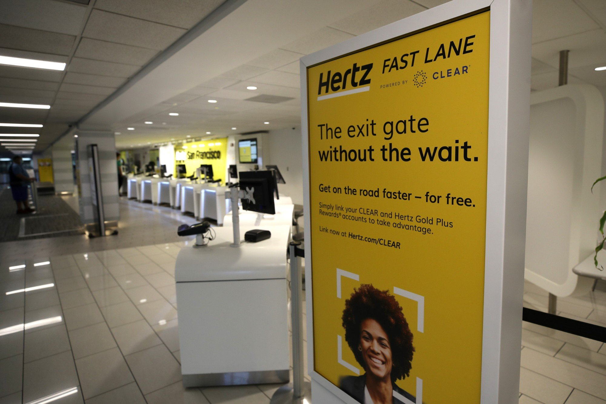Locadora de carros Hertz pede falência