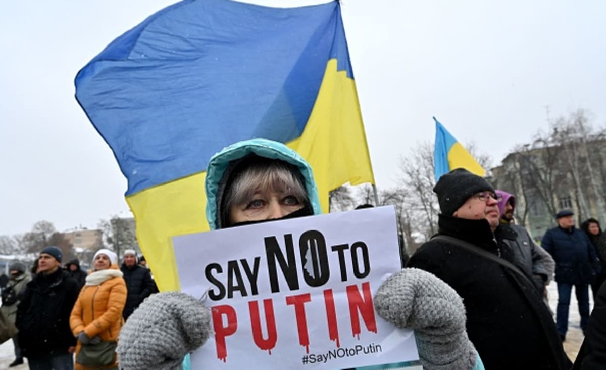 ‘Say no to Putin’: Ukrainians support protests in Kazakhstan