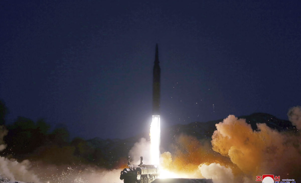 US hits NKorean officials with sanctions after missile test
