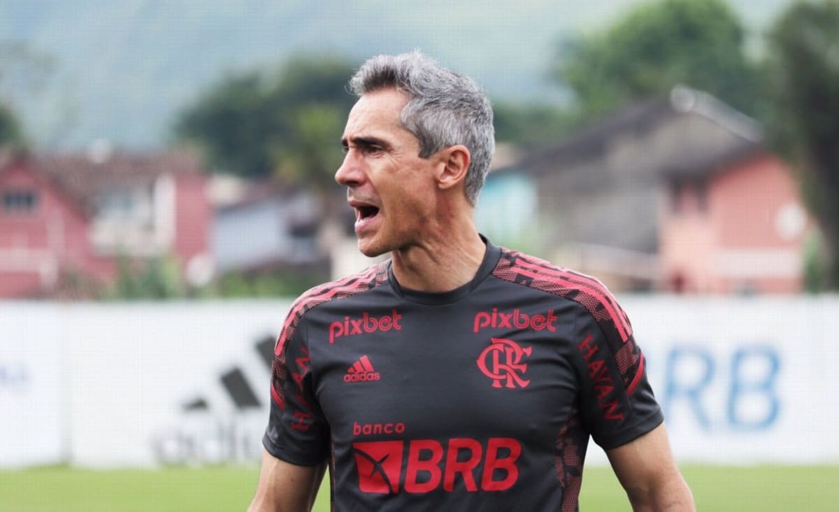 Paulo Sousa lembra ex-Flamengo que mudou sua carreira de jogador e diz que se arrepiou ao conhecer Zico