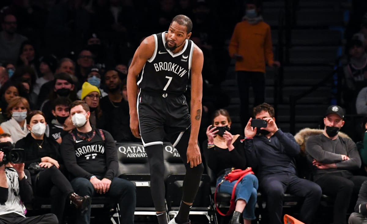 Kevin Durant diagnosed with sprained MCL in left knee