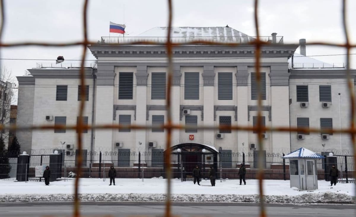 State Department Orders Americans to Evacuate from Ukraine Embassy | Leo Terrell